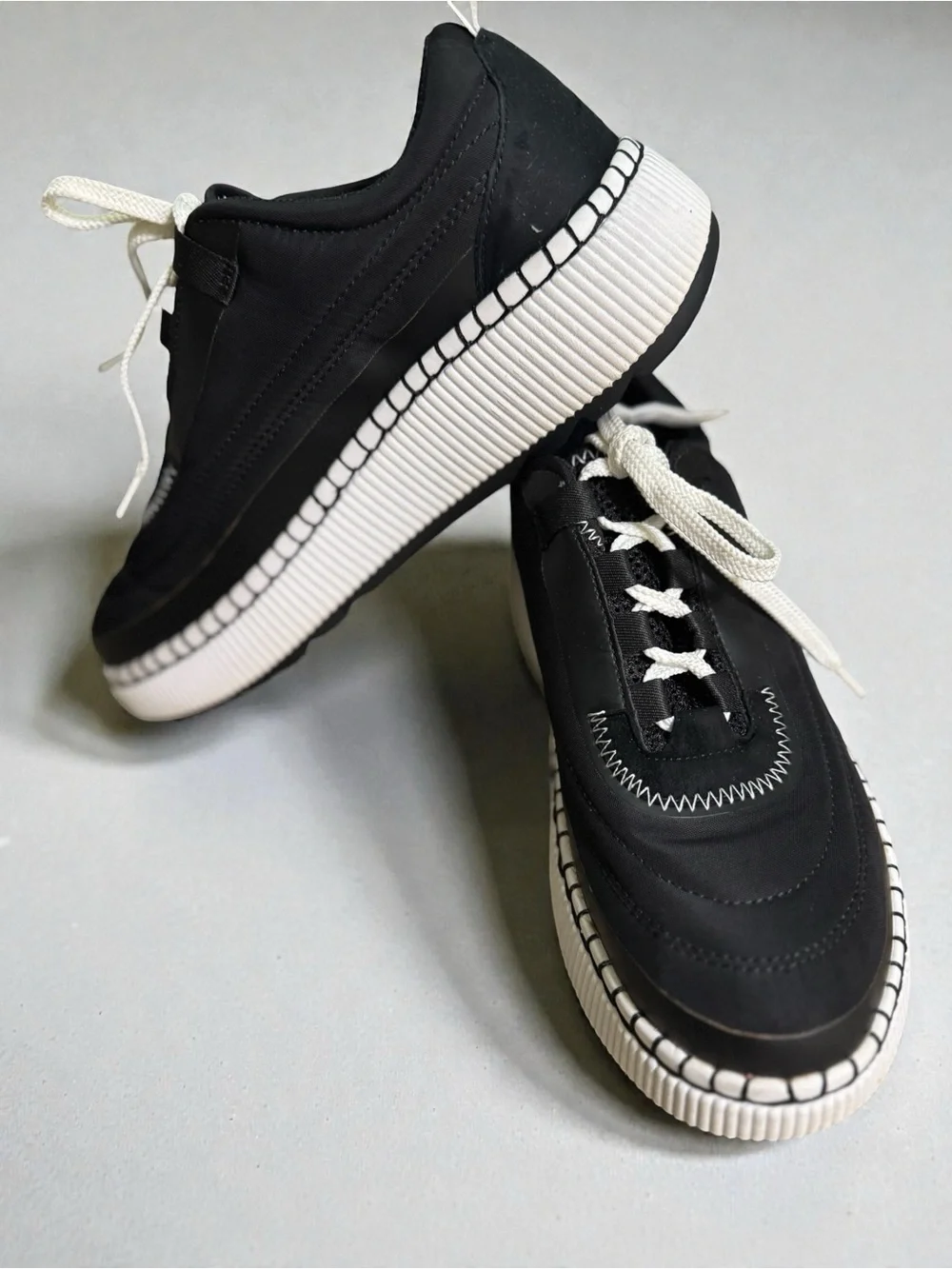 Cougar Size 8 Black Platform Sneakers with White Accents